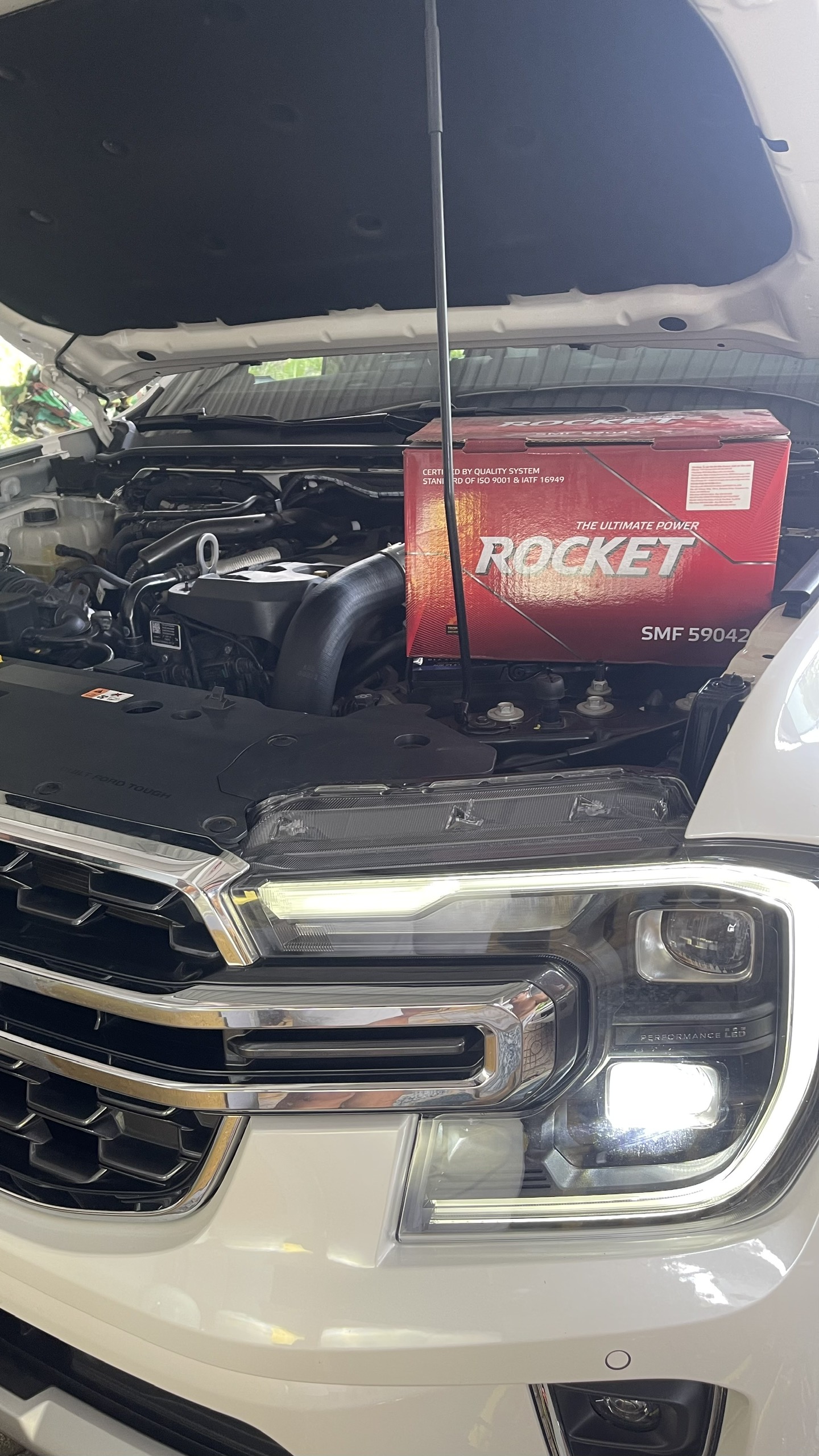 Ắc quy Rocket DIN59041 chuyên dùng cho xe Ford ranger